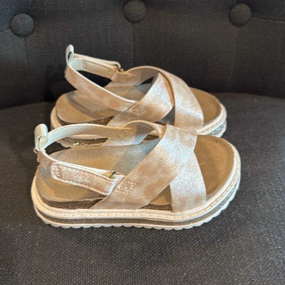 Toddler size 7 Carters Leopard sparkle sandals